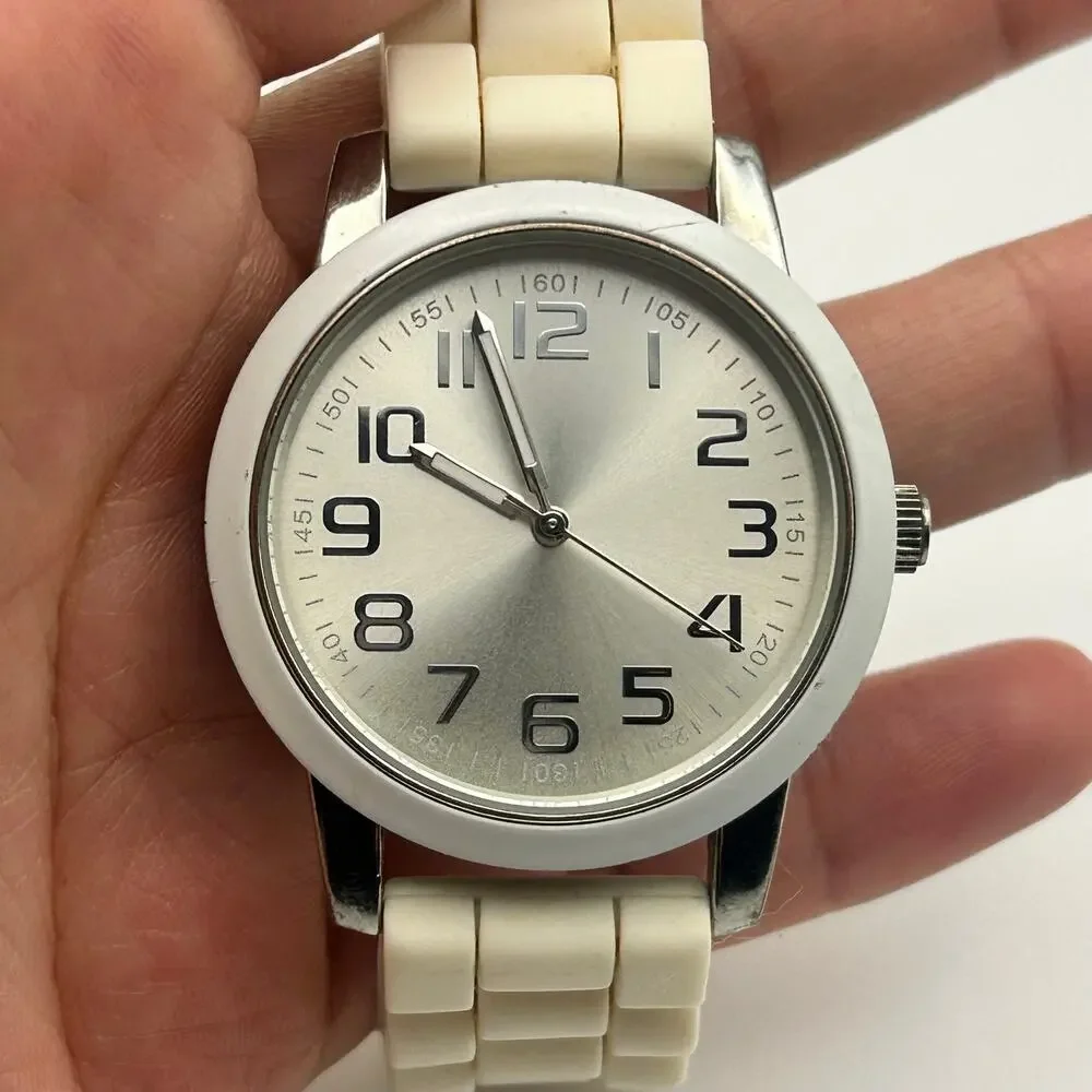 Silver-tone White Silicon Band Women’s Casual Watch Working New Battery
